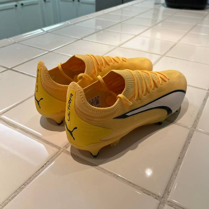 Puma Ultra Ultimate FGAG Soccer Cleats Yellow BlazeWhiteBlack Women's W8 New