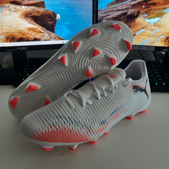 Puma Future 8 Play FGAG 108602-01 Men's White Pink Football Boots Size 9.5