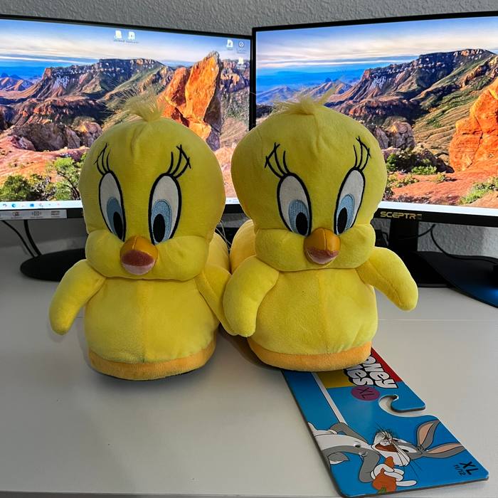 Women's Slippers Looney Tunes Tweety Bird 3D Plush Step-In Yellow Size W12 New