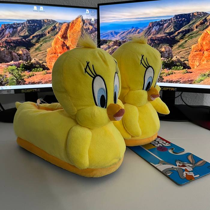 Women's Slippers Looney Tunes Tweety Bird 3D Plush Step-In Yellow Size W12 New