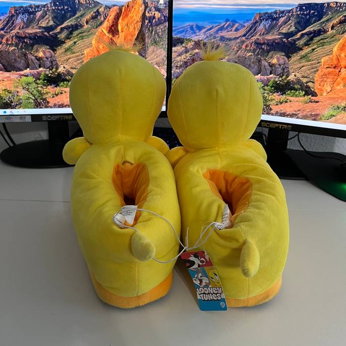 Women's Slippers Looney Tunes Tweety Bird 3D Plush Step-In Yellow Size W12 New