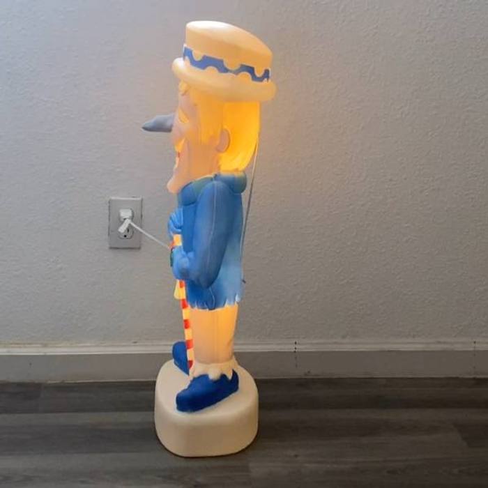 Warner Bros Snow Miser 32” LED Lighted Blow Mold Christmas Decor In Hand