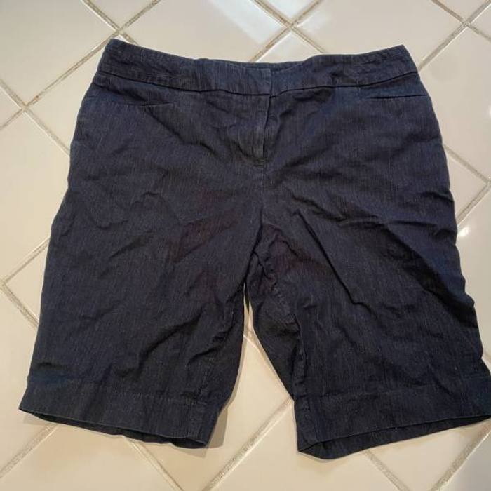 Apt 9 Black jorts size 6