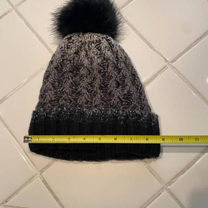Gray Ombre Cable Knit Beanie Hat Black Faux Fur Pom Pom Winter