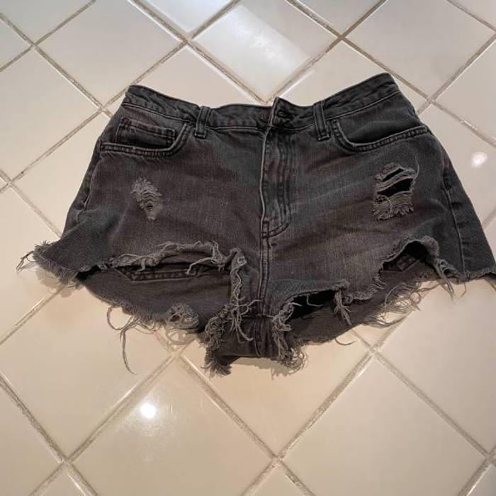 Forever 21 Premium Distressed Denim Cutoff Shorts Black Size 27 Frayed